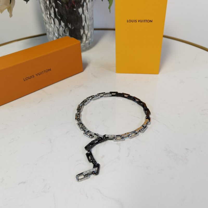 Louis Vuitton Monogram Chain Necklace Silver view