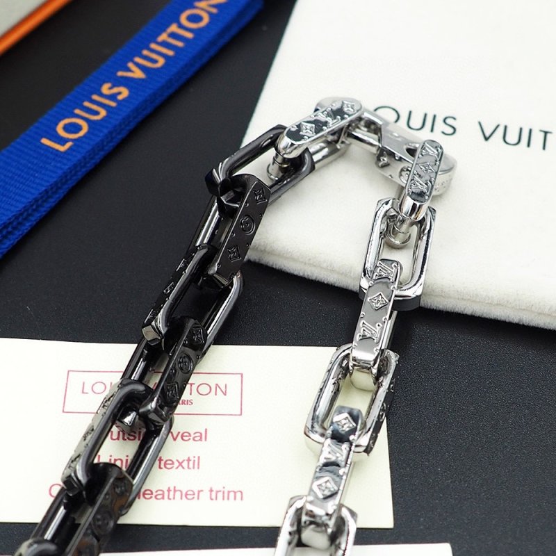 Louis Vuitton Monogram Chain Necklace Silver view