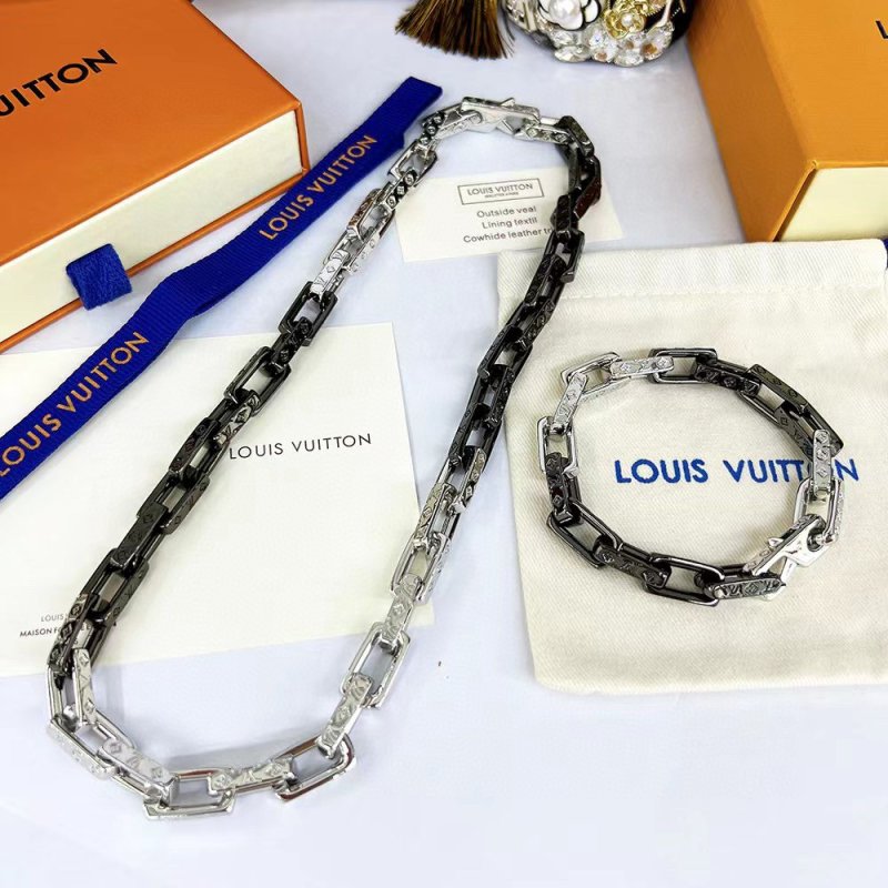 Louis Vuitton Monogram Chain Necklace Silver view
