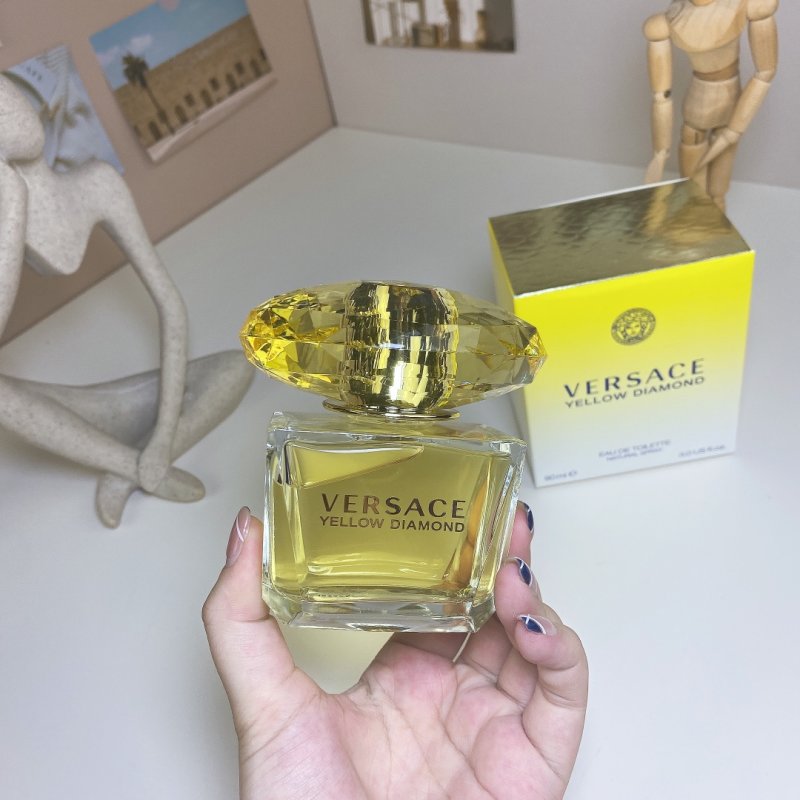 Versace Yellow Diamond Eau de Toilette 90ml view