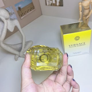 Versace Yellow Diamond Eau de Toilette 90ml view 3