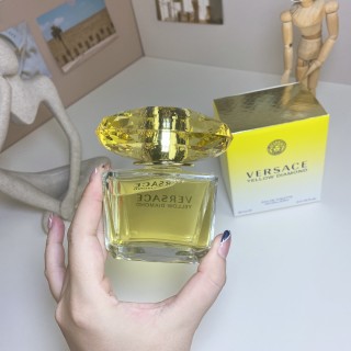 Versace Yellow Diamond Eau de Toilette 90ml view 4