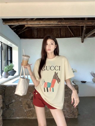 Gucci Colorful Horse Print Cream T-Shirt