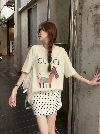 Gucci Colorful Horse Print Cream T-Shirt view 3