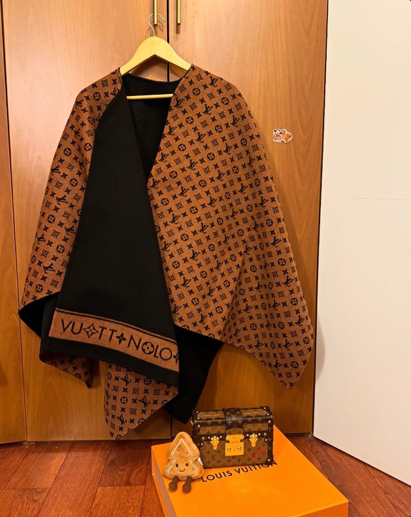 Louis Vuitton Monogram Cape Scarf - Deep Brown