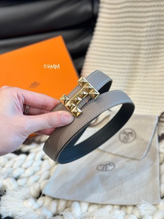 Hermès Quizz Party Reversible Leather Belt Gold Buckle view 4