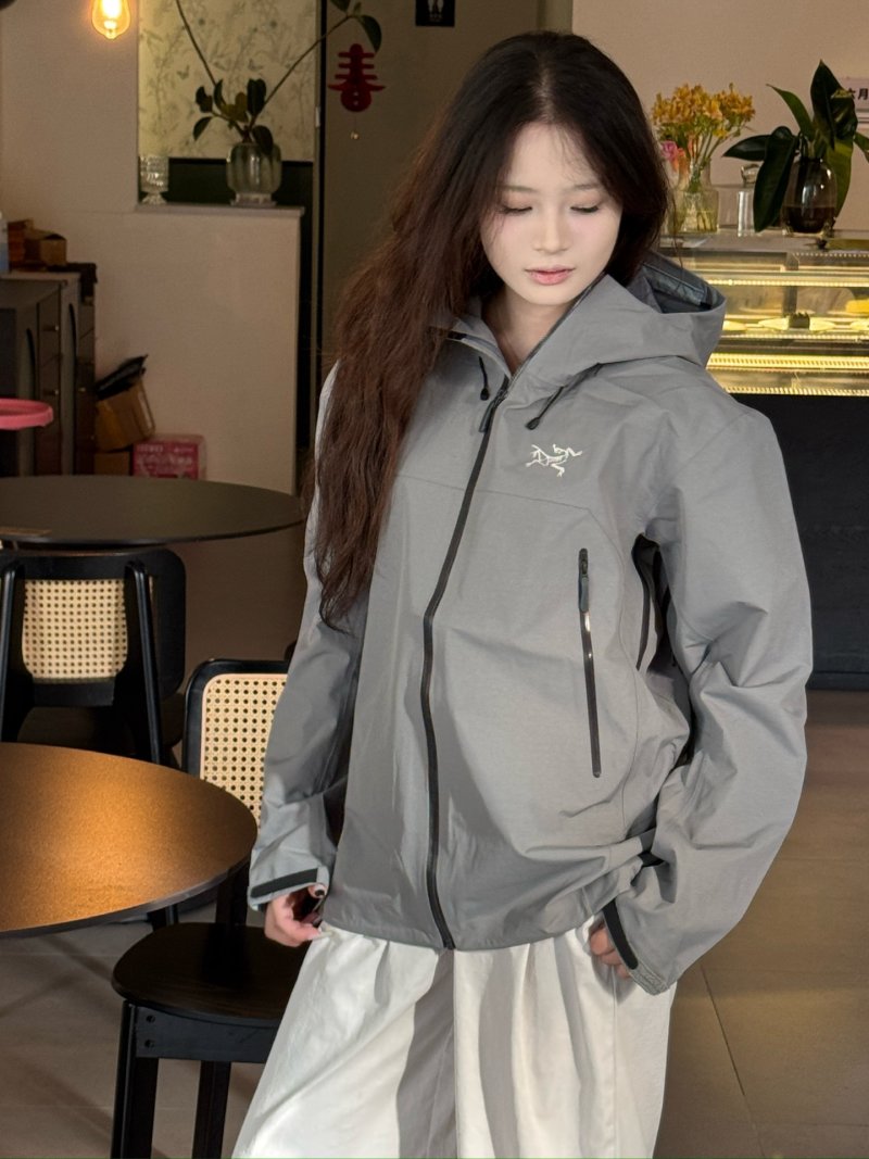 Arc'teryx Beta SL Hooded Shell Jacket - Space Grey