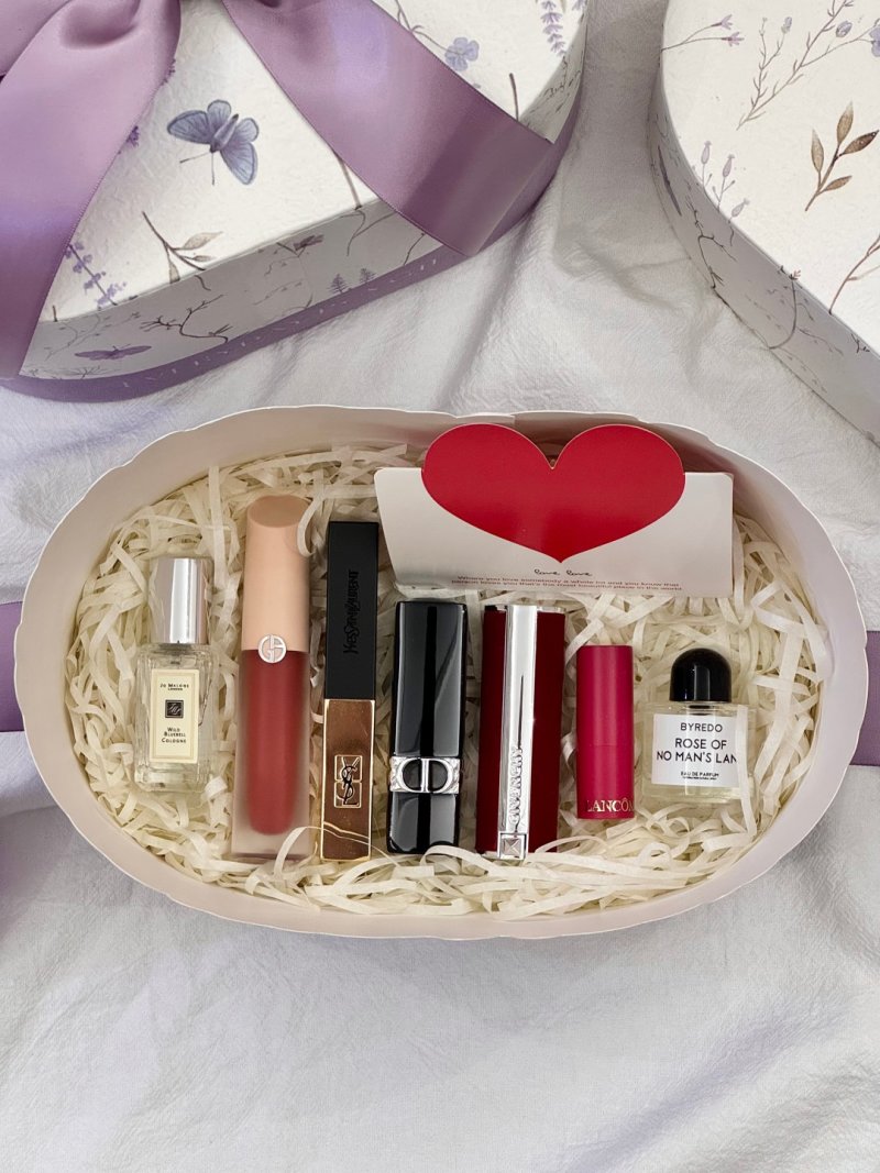 Purple Spring Luxury Cosmetics & Fragrance Gift Set - 6 Pieces view