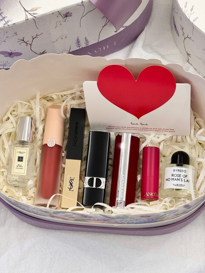 Purple Spring Luxury Cosmetics & Fragrance Gift Set - 6 Pieces view