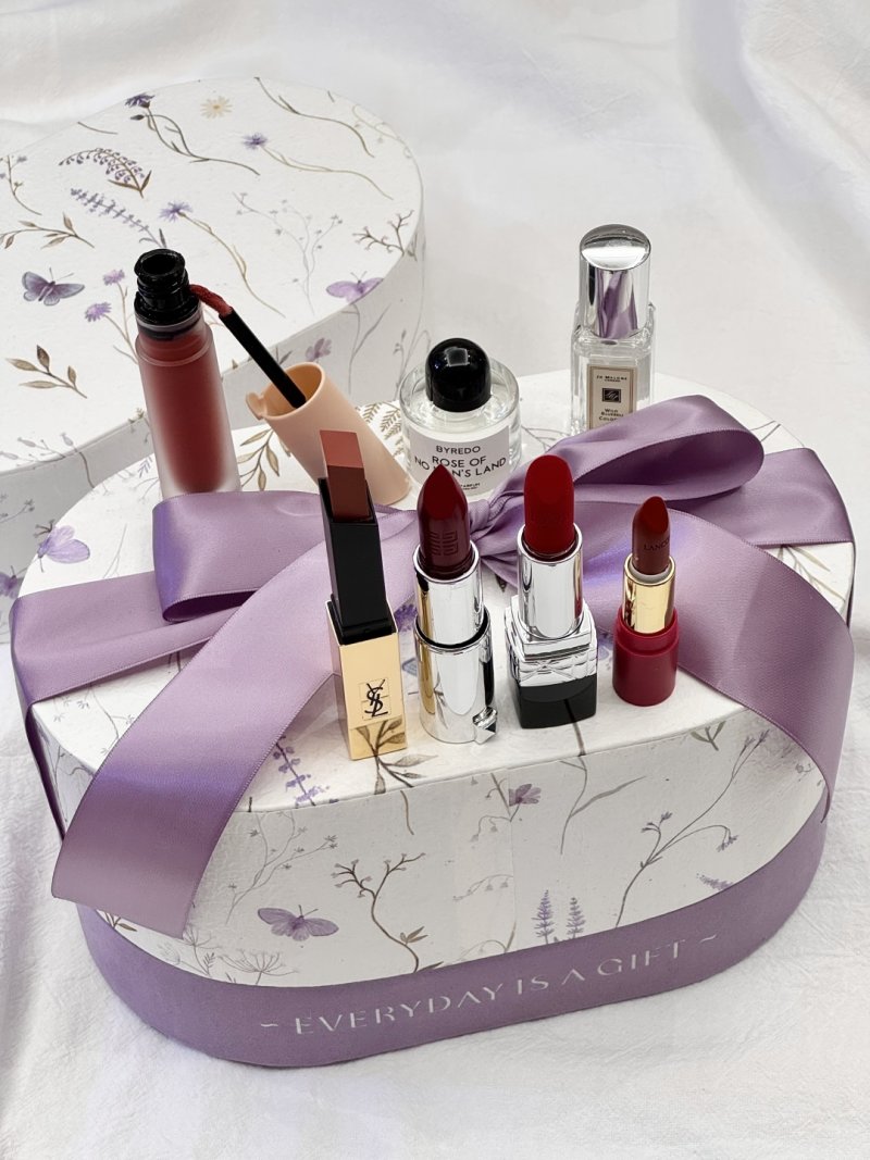 Purple Spring Luxury Cosmetics & Fragrance Gift Set - 6 Pieces view