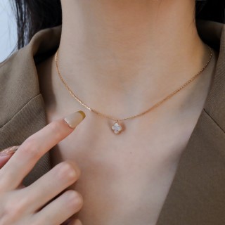 Rose Gold Mother of Pearl Clover Pendant Necklace