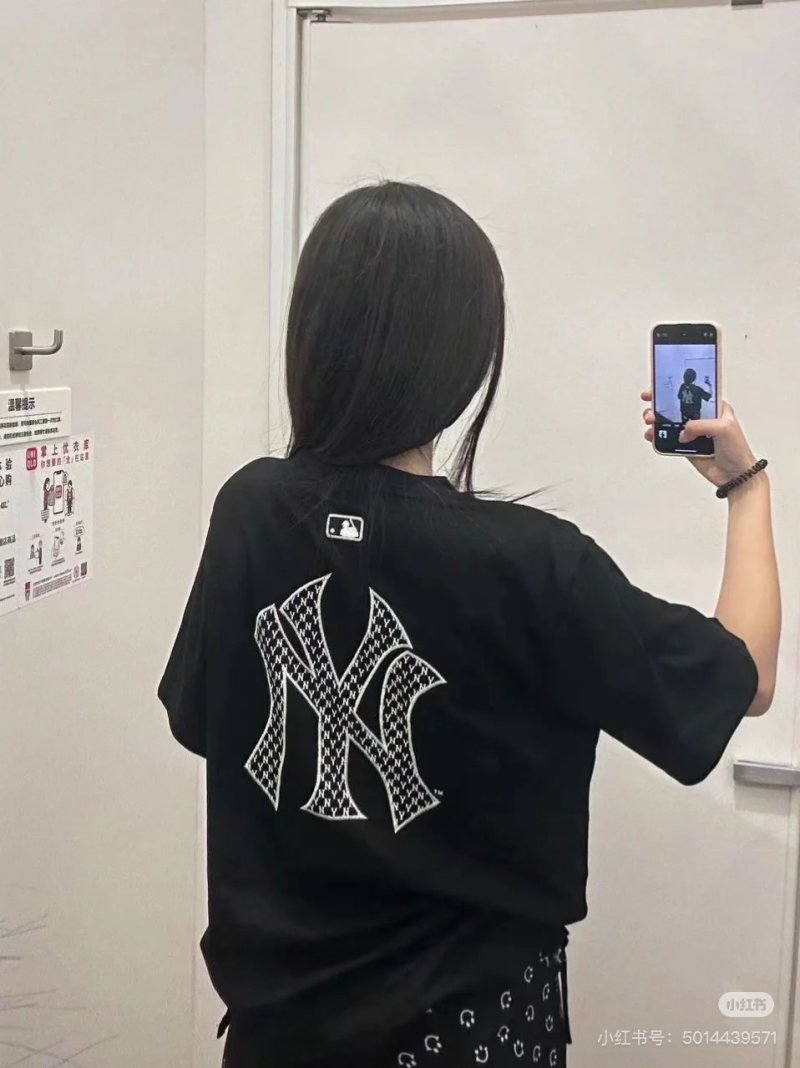 MLB Yankees NY Back Logo T-Shirt Black view