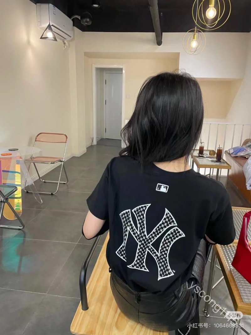 MLB Yankees NY Back Logo T-Shirt Black view