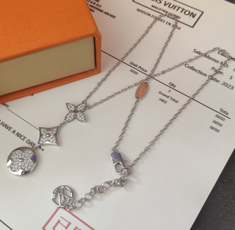 Louis Vuitton Silver Triple Flower Diamond Necklace