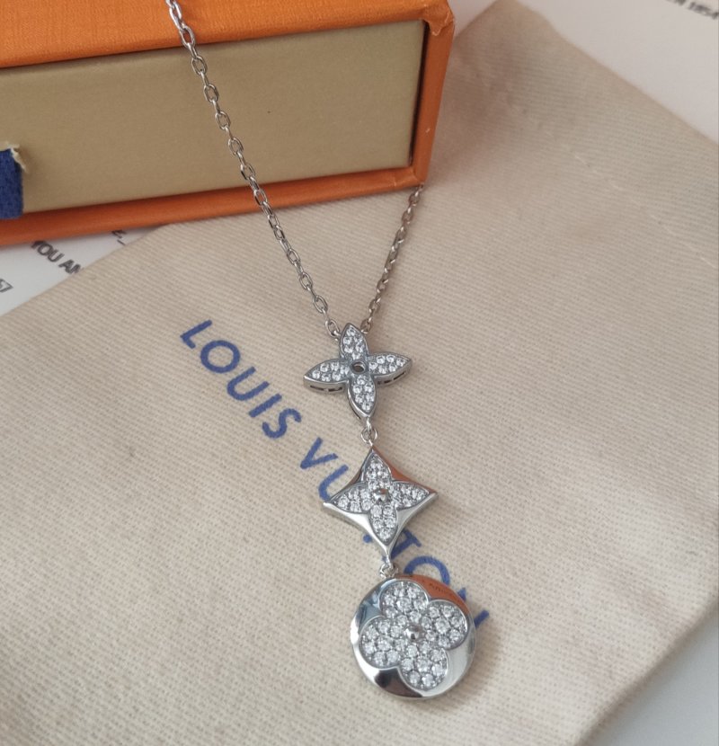 Louis Vuitton Silver Triple Flower Diamond Necklace view
