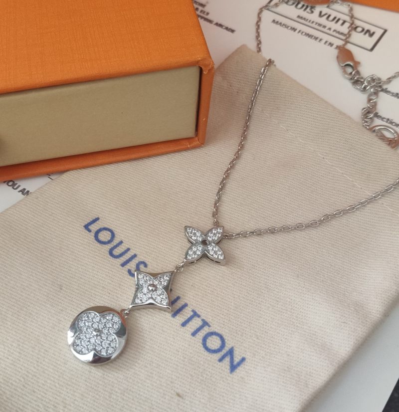 Louis Vuitton Silver Triple Flower Diamond Necklace view