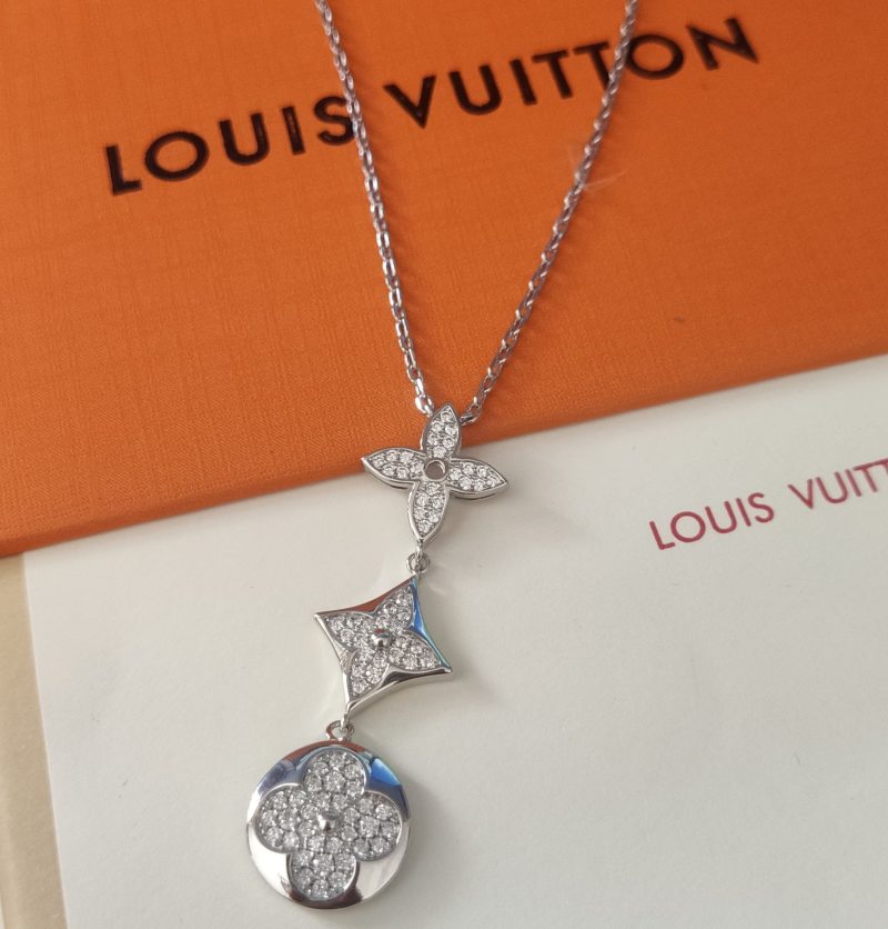 Louis Vuitton Silver Triple Flower Diamond Necklace view