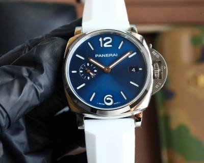 Panerai Luminor Due 42mm Red Dial Automatic Watch view 3