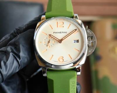 Panerai Luminor Due 42mm Red Dial Automatic Watch view 4