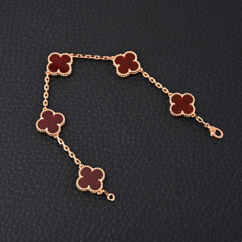 Van Cleef & Arpels Four-Leaf Clover Bracelet - Rose Gold & Carnelian view