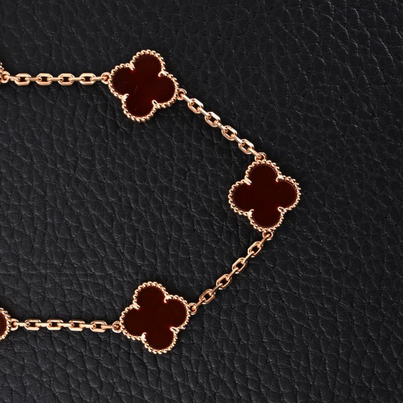 Van Cleef & Arpels Four-Leaf Clover Bracelet - Rose Gold & Carnelian view
