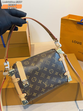 Louis Vuitton Monogram Trunk Chain Shoulder Bag view 3