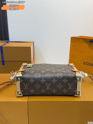 Louis Vuitton Monogram Trunk Chain Shoulder Bag view 8