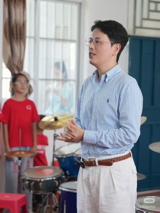 Blue Striped Casual Button-Up Shirt view 9