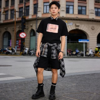 Dolce & Gabbana Tan Patch Logo Black T-Shirt view 5
