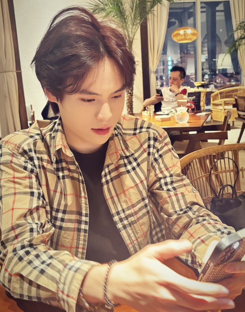 Burberry Vintage Check Long-Sleeve Shirt Beige view