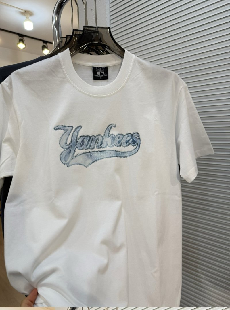 Loewe Anagram Print Short Sleeve T-Shirt White view