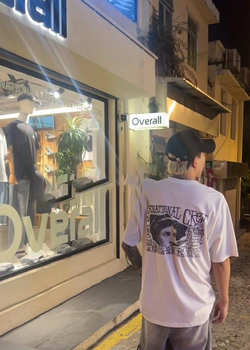 Oversized Graphic Crew Print White T-Shirt view
