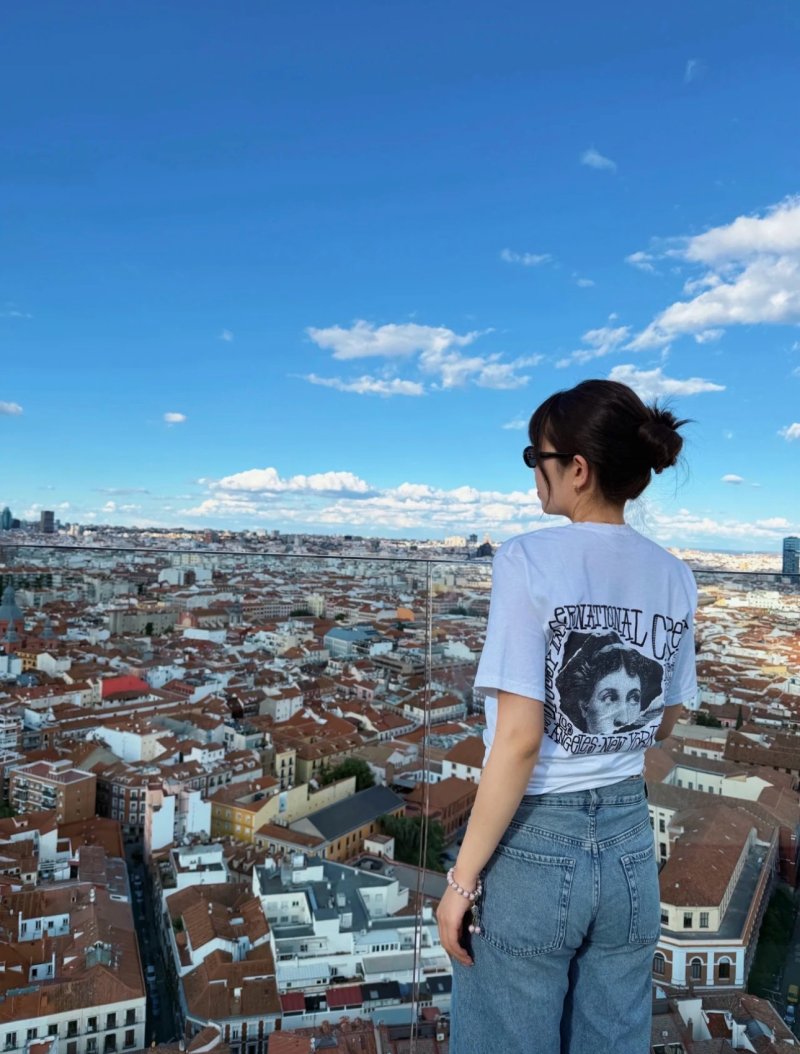 Oversized Graphic Crew Print White T-Shirt view