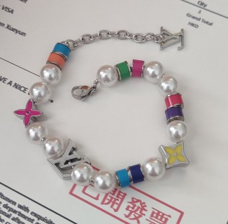 Louis Vuitton LV Monogram Pearls Party Adjustable Bracelet view 2