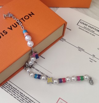 Louis Vuitton LV Monogram Pearls Party Adjustable Bracelet view 3