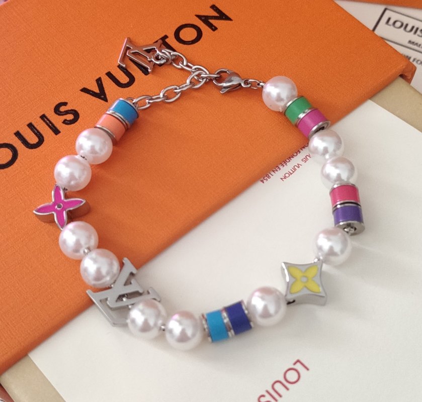 Louis Vuitton LV Monogram Pearls Party Adjustable Bracelet view