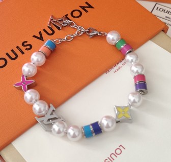 Louis Vuitton LV Monogram Pearls Party Adjustable Bracelet view 6