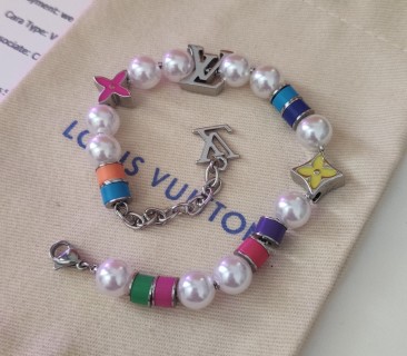 Louis Vuitton LV Monogram Pearls Party Adjustable Bracelet view 9