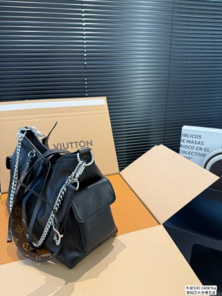 Louis Vuitton Carryall Black Leather Shoulder Bag view 4
