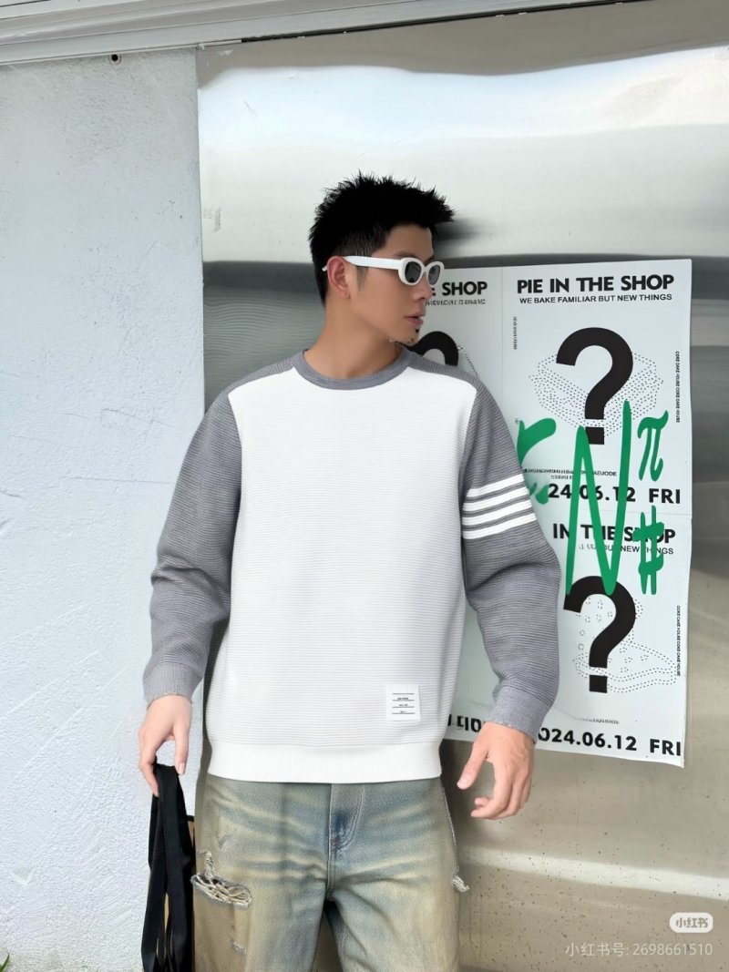 Color-Block Crewneck Sweatshirt - White & Grey