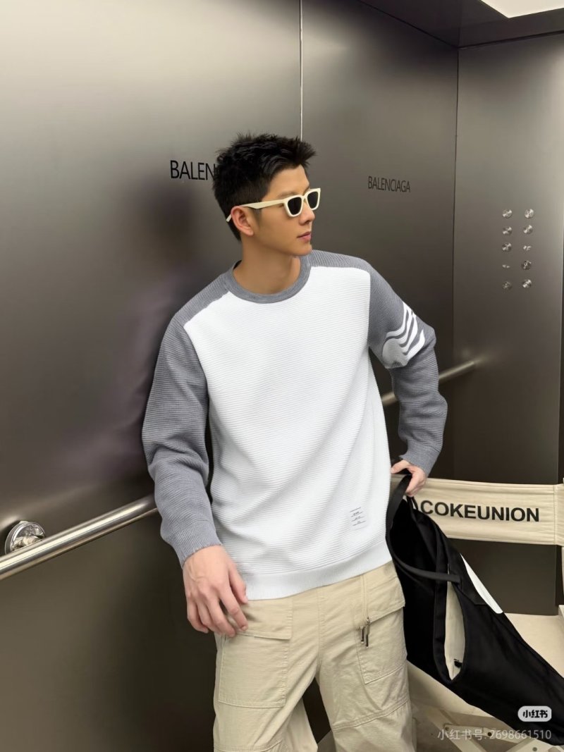 Color-Block Crewneck Sweatshirt - White & Grey