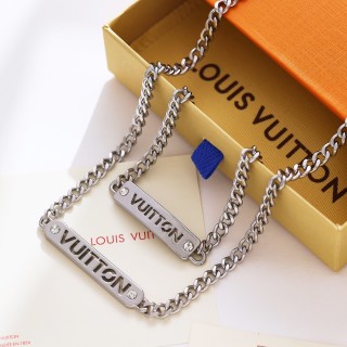 Louis Vuitton Curved Plate Crystal Chain Necklace Silver view 3