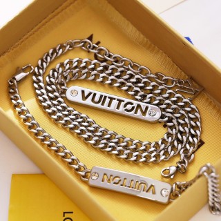 Louis Vuitton Curved Plate Crystal Chain Necklace Silver view 4