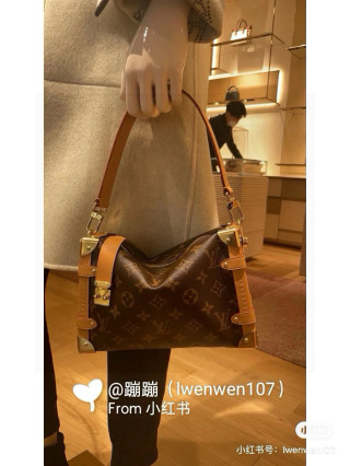 Louis Vuitton Monogram Shoulder Bag Brown view 2