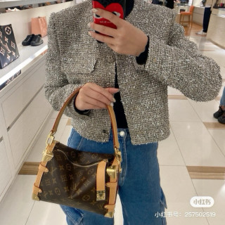 Louis Vuitton Monogram Shoulder Bag Brown view 3