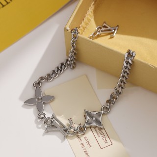 Louis Vuitton LV New Three Flower Silver Bracelet view 2