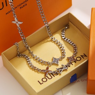 Louis Vuitton LV New Three Flower Silver Bracelet view 5