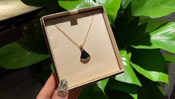 Bvlgari Black Onyx Teardrop Gold Pendant Necklace