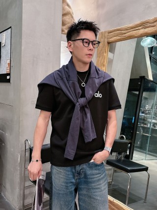 Alo Black Logo Short Sleeve T-Shirt view 5