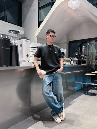 Alo Black Logo Short Sleeve T-Shirt view 8